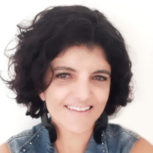 Foto de rosto da sócia barbara Menaei sorrindo